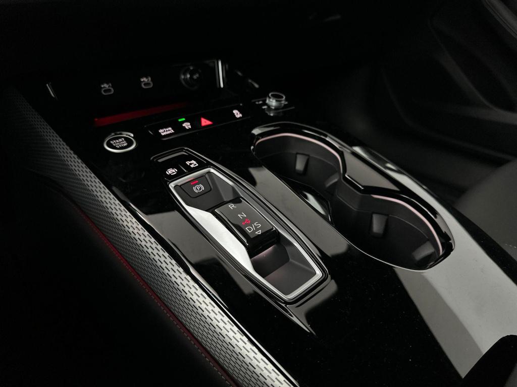 Audi A5 avant s edition e-hybrid 220 kw / 299 pk avant 7 versn.