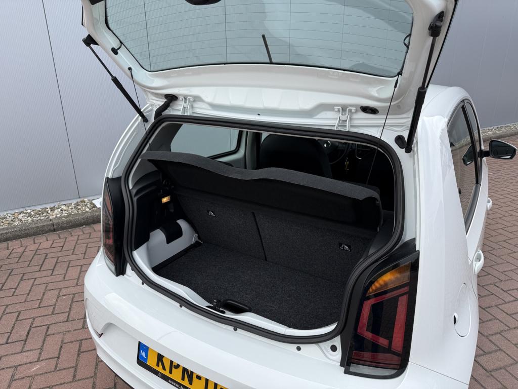 Volkswagen UP! 1.0 65pk 5drs. cruise | apps | camera