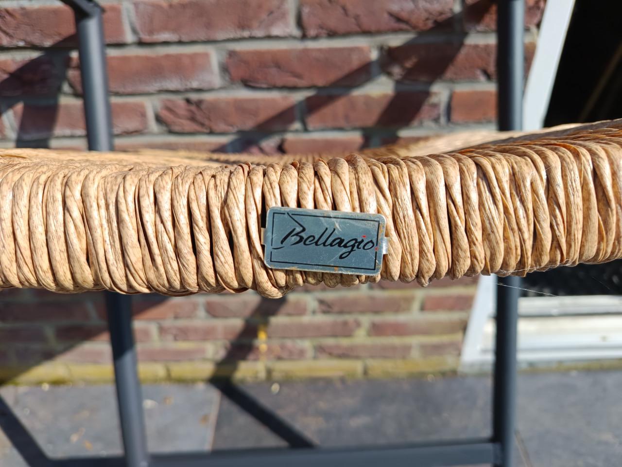 Tuinbartafel met 4 krukken
