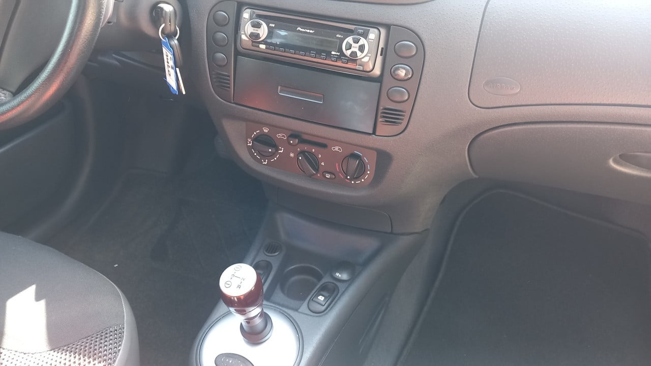 Citroen C2 1.6 16v VTR automaat !!!! bj:2004 lm-velgen i.z.g.st apk 5-2026