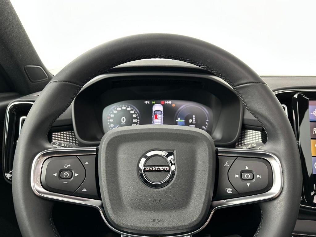 Volvo XC40 t5 262pk recharge r-design| pano| 360camera| ada.cruise| keyless