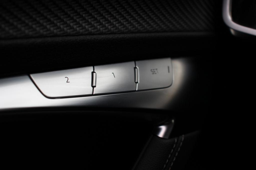 Audi A6 avant 55 tfsi e quattro s competition | rs stoelen | head up | memo