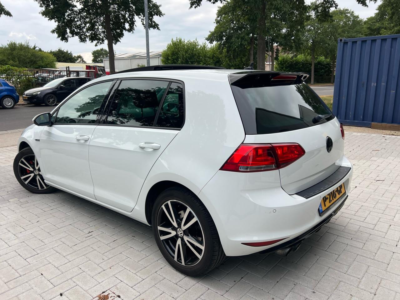 Volkswagen Golf 1.4TSI ACT Pano/PDC/Lounge