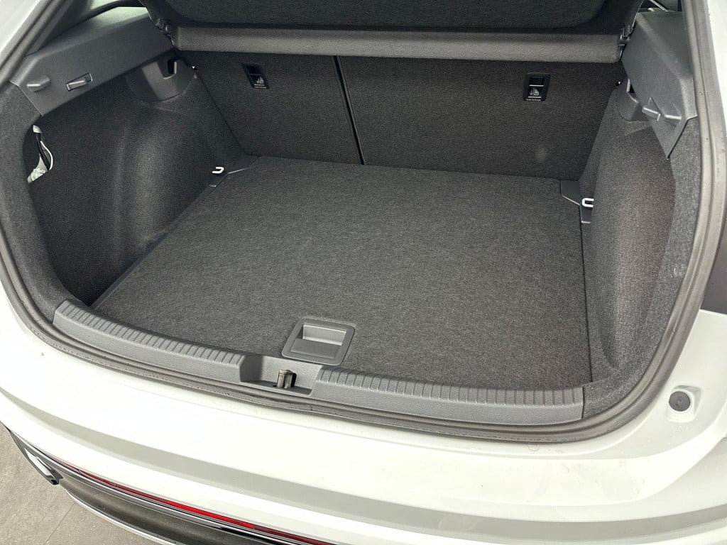 Volkswagen Taigo r-line-edition 1.5 110 kw / 150 pk tsi cuv 7 versn