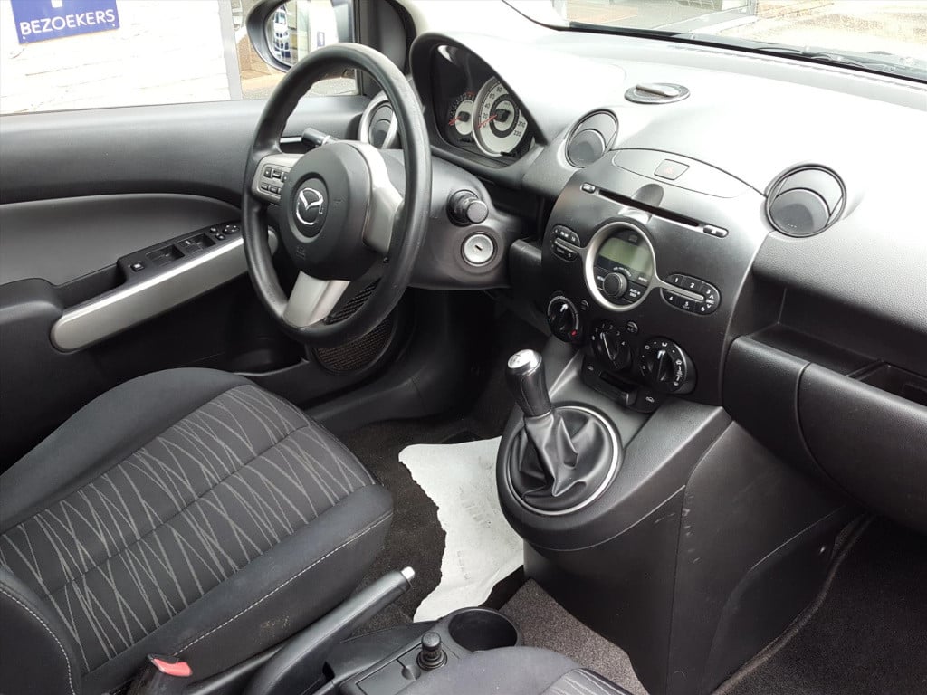Mazda 2 1.3 63kw 5 drs ts | airco | climate control | radio | lm-velgen 15'