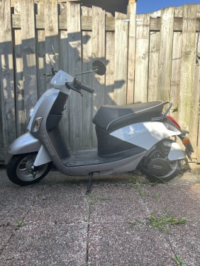 Leuke elektrische tomos scooter