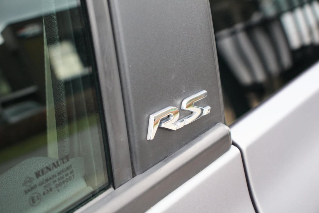 Renault Clio 2.0 rs - ange et demon 99/99 - akrapovic - recaro - shortshift