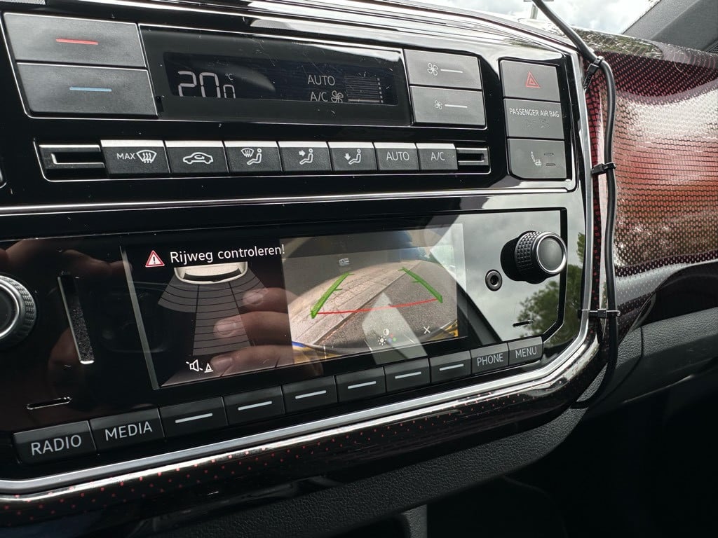 Volkswagen UP! gti // carplay // android auto //