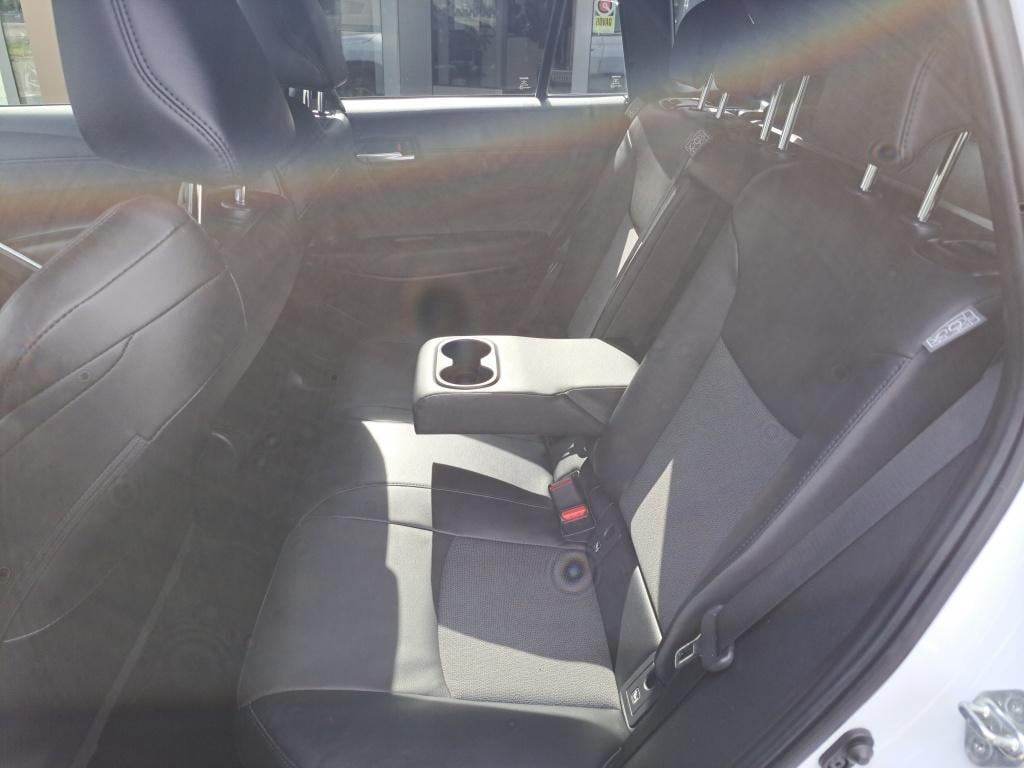 Toyota Corolla Cross 2.0 high power 153 pk hybrid 200 style