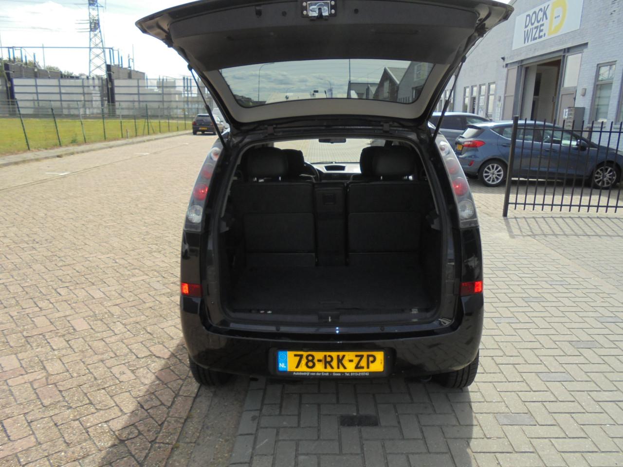 Meriva 1.6-16V ruime auto in redelijke staat vol jaar APK bij aflevering