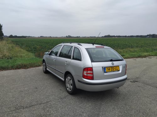 Skoda Fabia 1.4-16V Spirit+ met nieuwe APK.