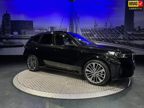 BMW X1 xdrive25e m-pakket *pano*hud*360camera*driveass*20 inch*