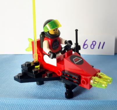 Lego Space M-Tron 6811: pulslader, charger