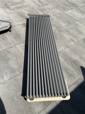 Design radiator antraciet grijs verticaal