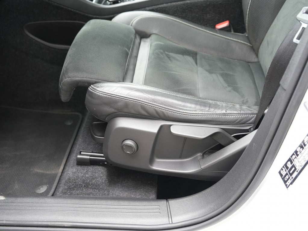 Volvo XC40 t4 190pk r-design| panodak| 360camera| 20''inch| navi| 2 zone cl