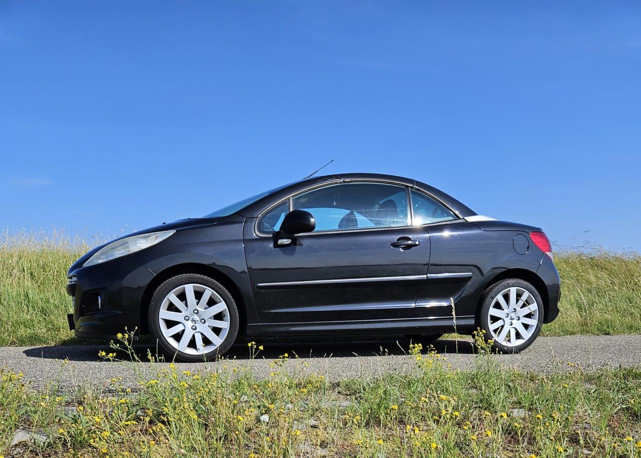 Mooie Peugeot 207 cc
