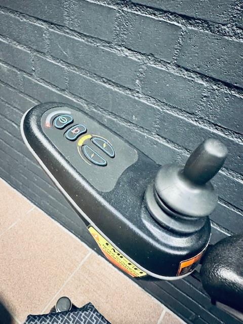 Opvouwbare elektrische rolstoel