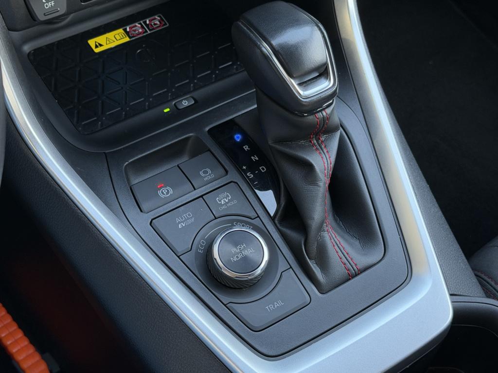 Toyota Rav4 2.5 plug-in hybrid awd style | trekhaak | head-up | bear-lock |