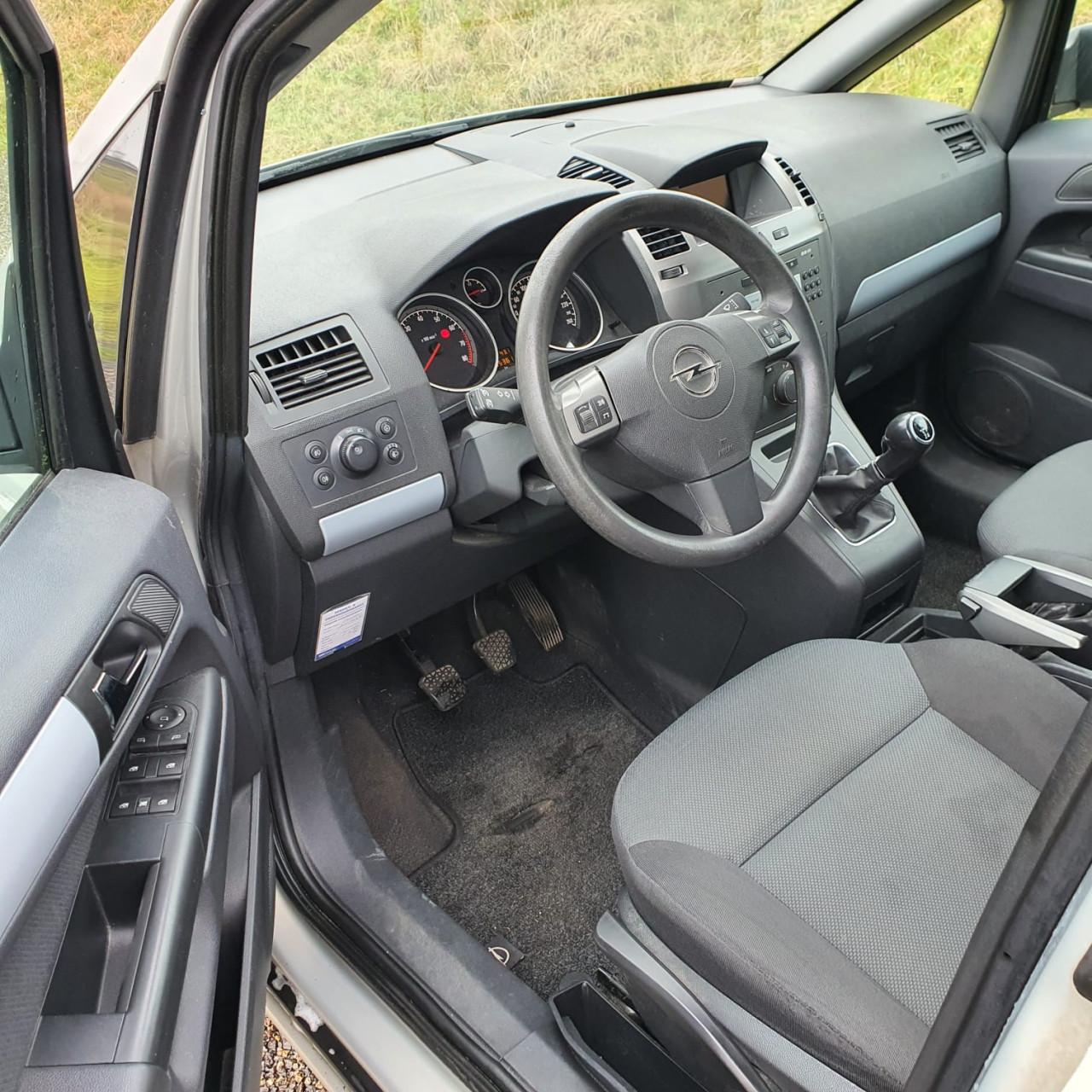 Opel Zafira 1.8 Essentia 7 persoons