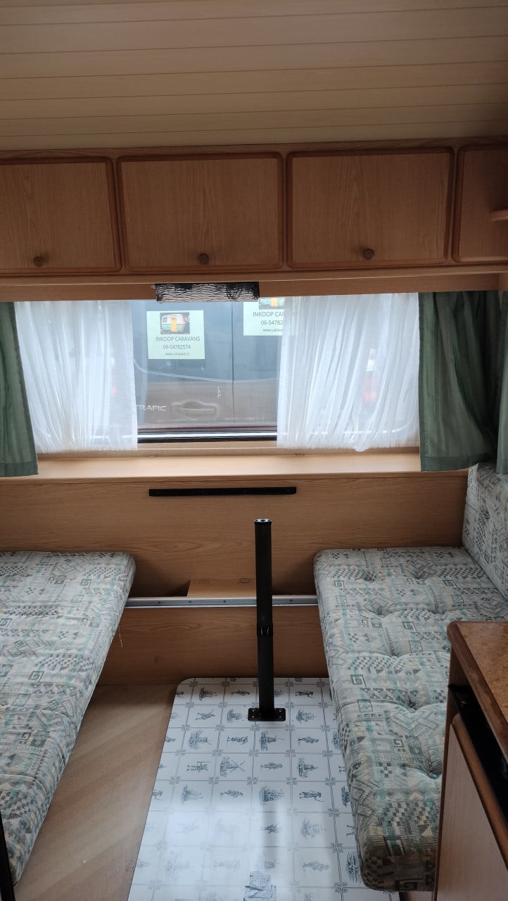 Knaus Sudwind 485 TU met voortent