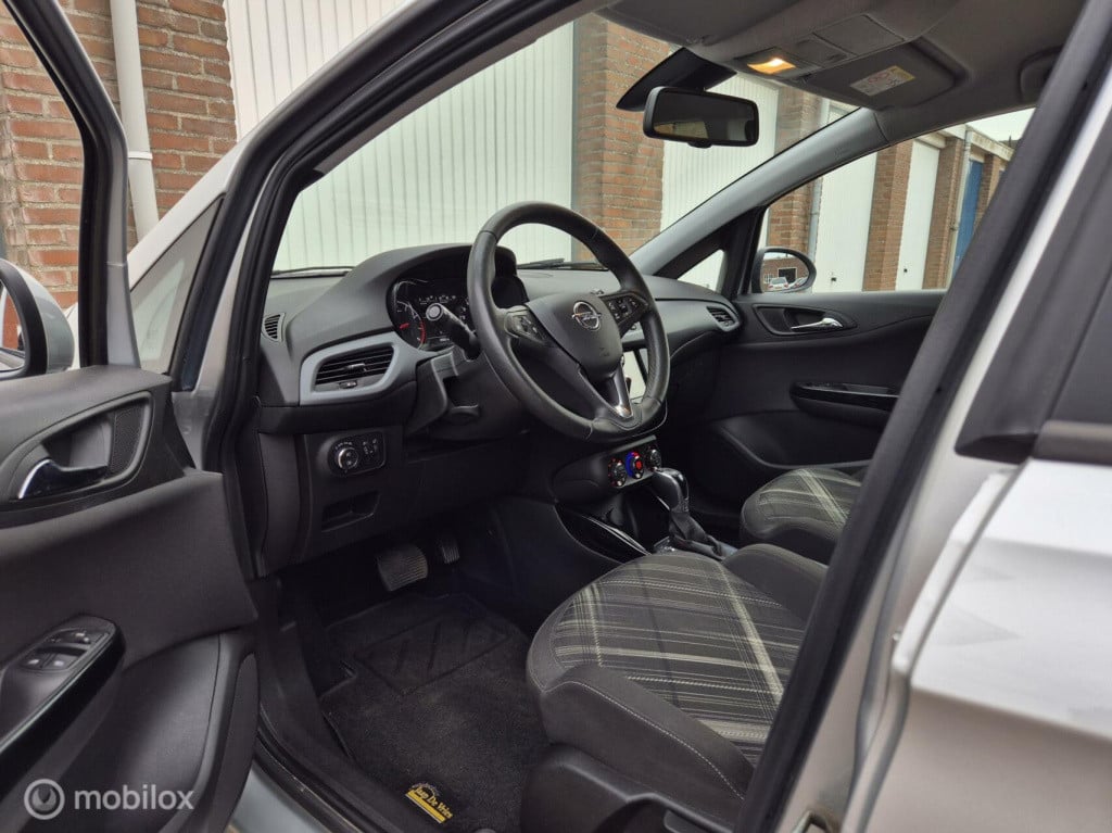 Opel Corsa 1.4 volautomaat / stuur- & stoelverwarming / camera
