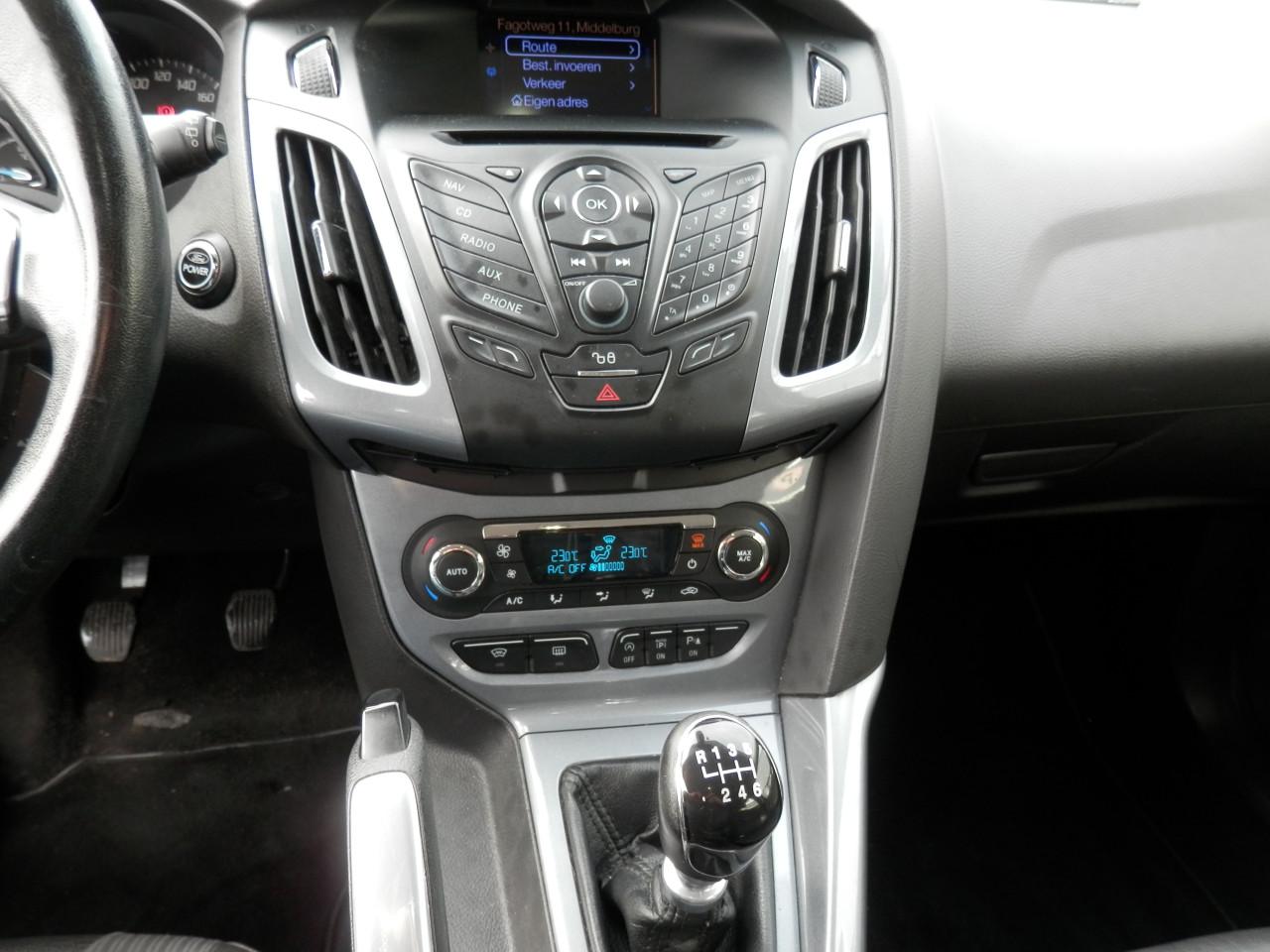 Auto Garant Biedt Aan: Ford Focus 1.6 First Edition