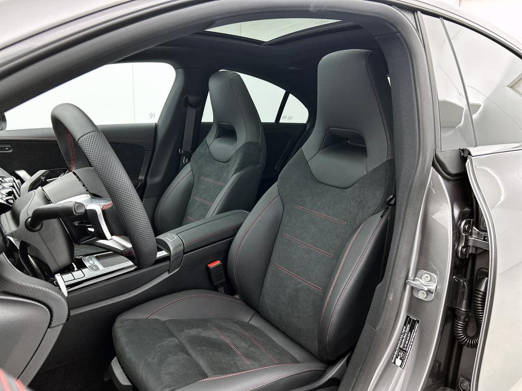 Mercedes-Benz Cla 250 e business solution amg | nightpakket | smartphone in