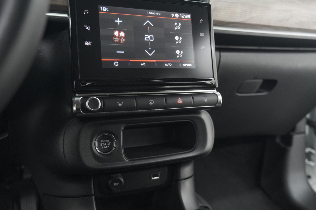 Citroen C3 puretech 82 shine | stoelverwarming | apple carplay | parkeersen