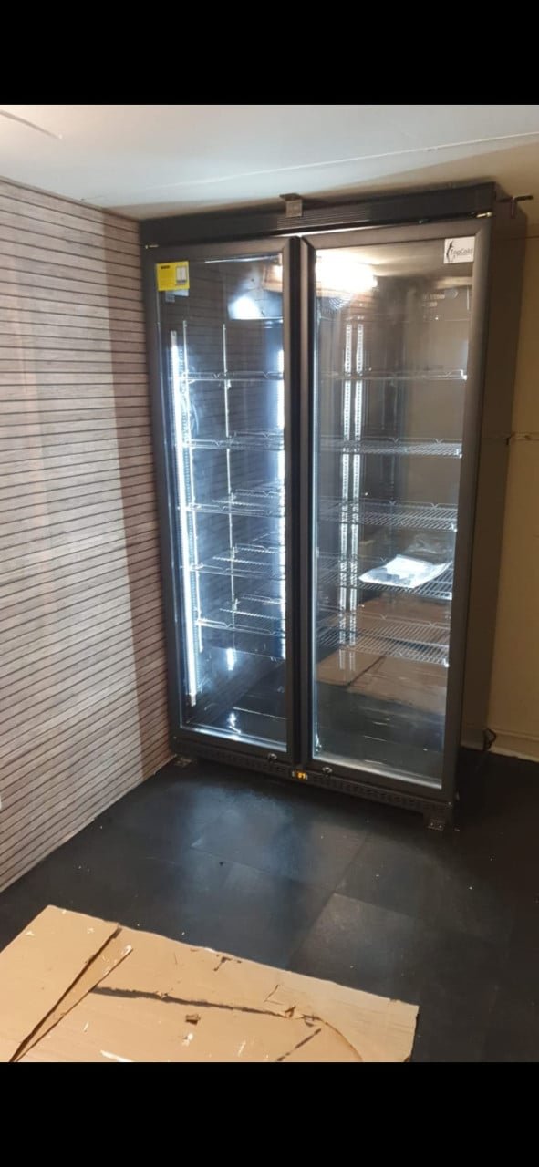 Rijdende ijssalon Nissan Primastar