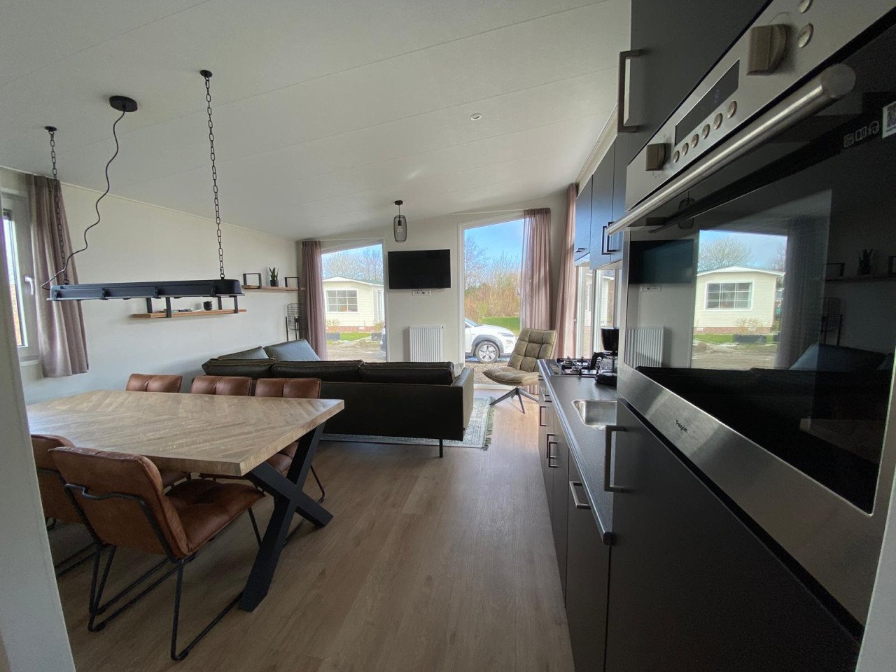 Mooie nieuwe 6 persoons woning te huur in Baarland