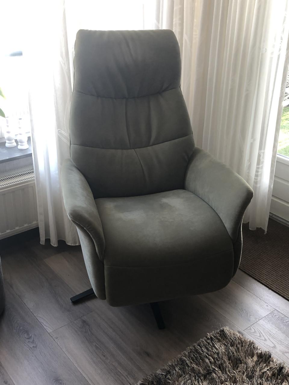 Himola.   Relaxfauteuils    Kleur Brique en mosgroen