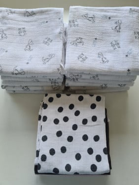 15 stuks  witte / draakje hydrofiel doeken / luiers van Prenatal