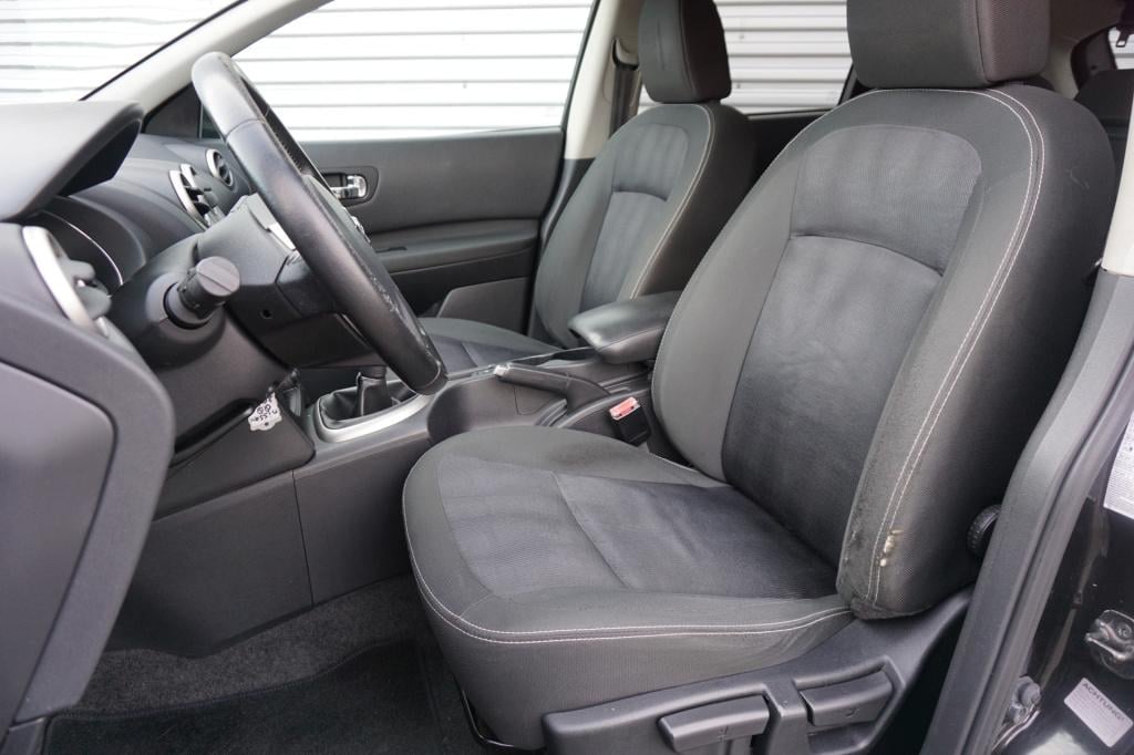 Nissan Qashqai 1.6 connect edition climate / navi / cruise / camera / pano 