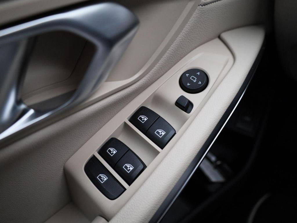 BMW 3-serie touring 318i sport line | automaat | apple carplay / android au