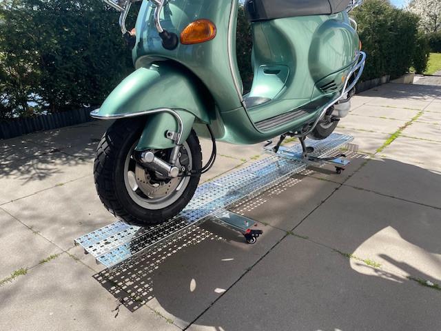 Motor /scooter trolley / verrijdbare (motor) scooterbok