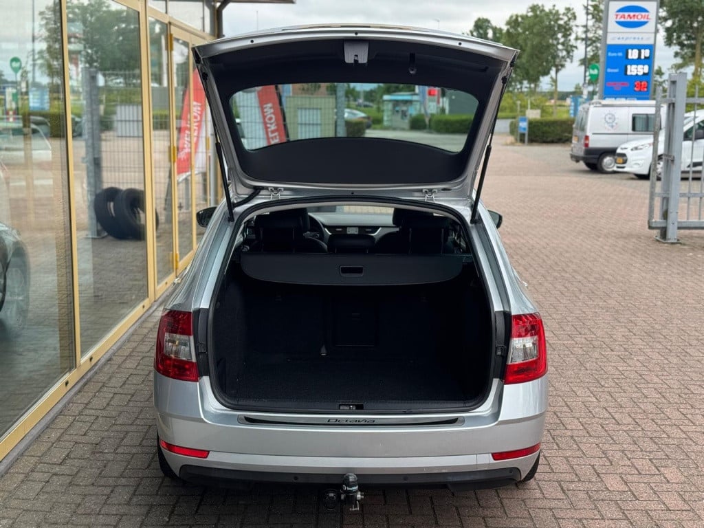 Skoda Octavia combi 1.0 tsi grt amb. bns