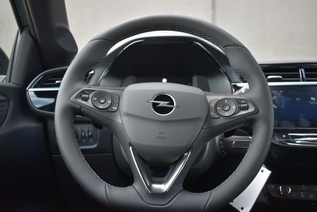 Opel Corsa 1.2 turbo hybrid yes 110pk automaat | winterpack | lmv | apple c