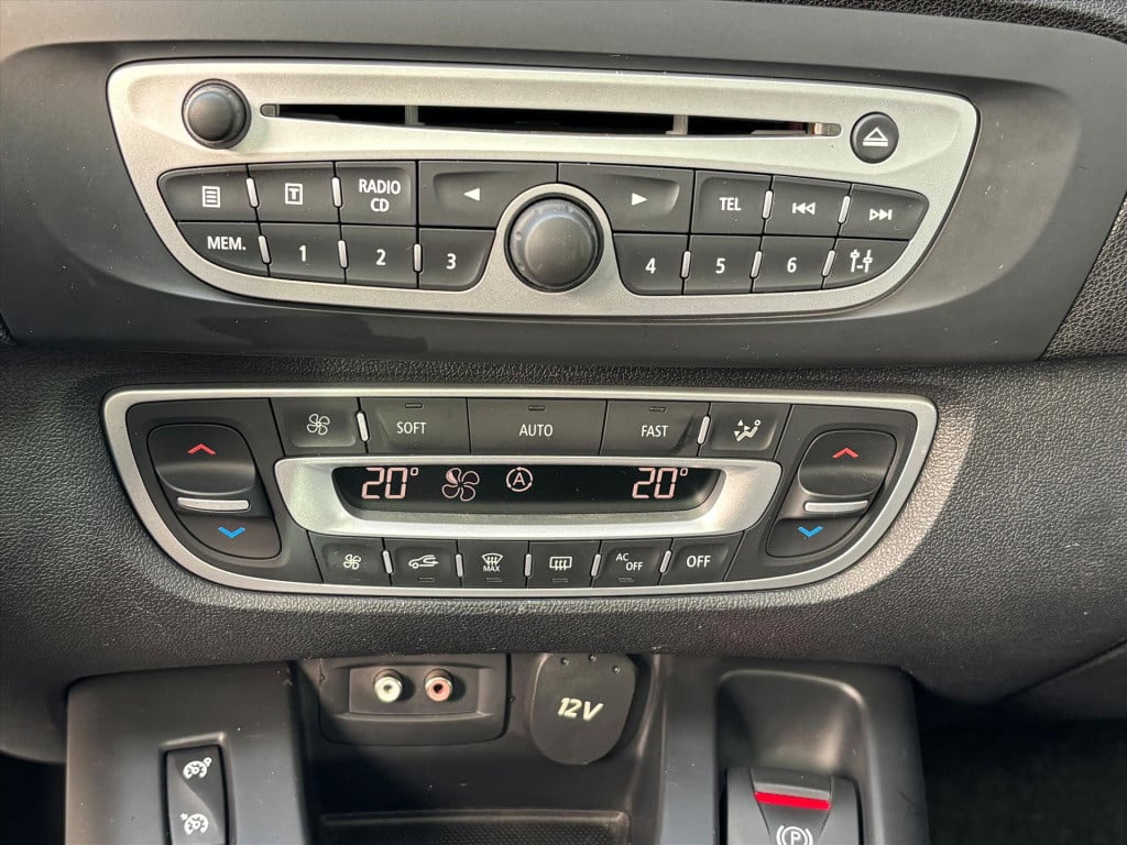 Renault Grand Scenic tce 130 7 persoons expression| schuifdak|trekhaak|rijk