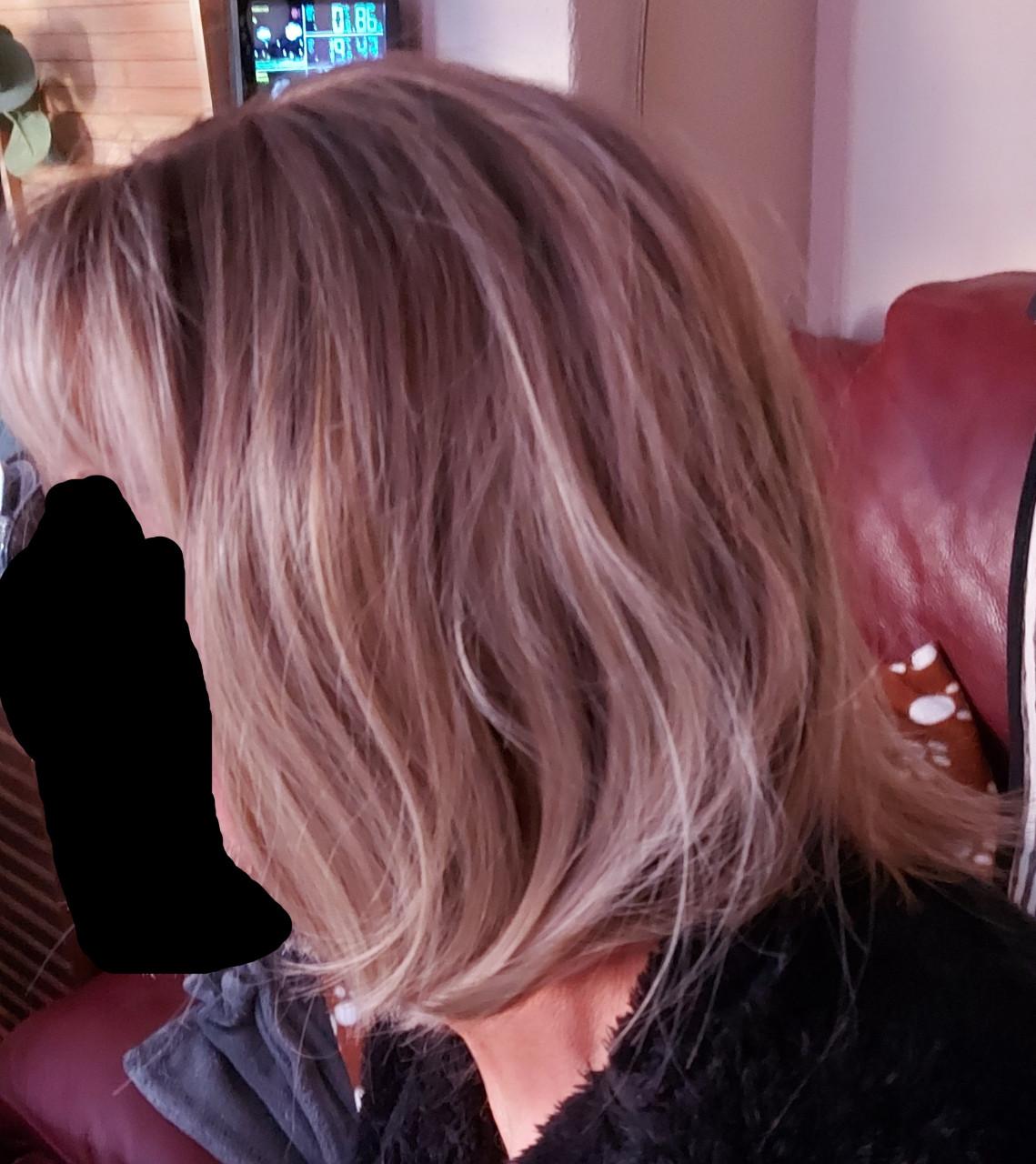 Half lange pruiken. NIEUW