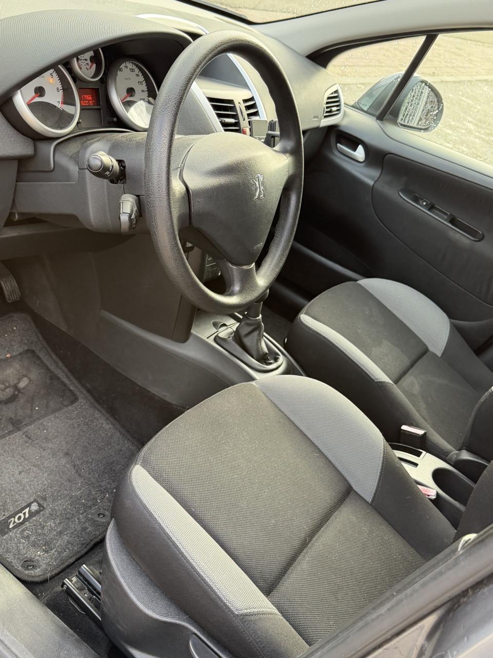 Peugeot 207 zuinige 1.4 VTI 5DRS 2008 met 160000KM Jaar APK