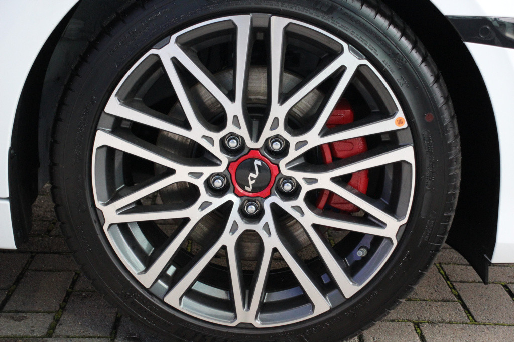 Kia Proceed 1.6 t-gdi gt | direct leverbaar | 204pk | panoramadak | sportui