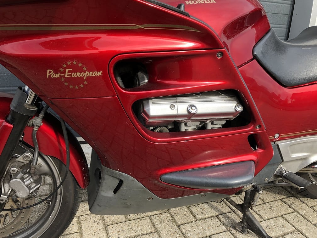 Inruilkoopje: Nette Honda ST1100 Pan Eur. uit '93, RVS uitlaatdempers €1495