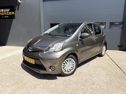 Toyota Aygo 1.0 12V Vvt-i 5DRS 2012 Bruin  Airco Apk Nap Navi