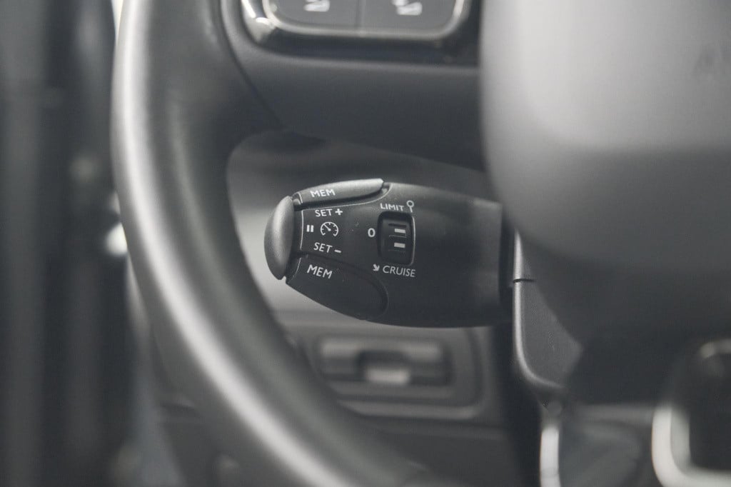 Citroen C3 Aircross puretech 130 eat6 shine | camera | navigatie | parkeers