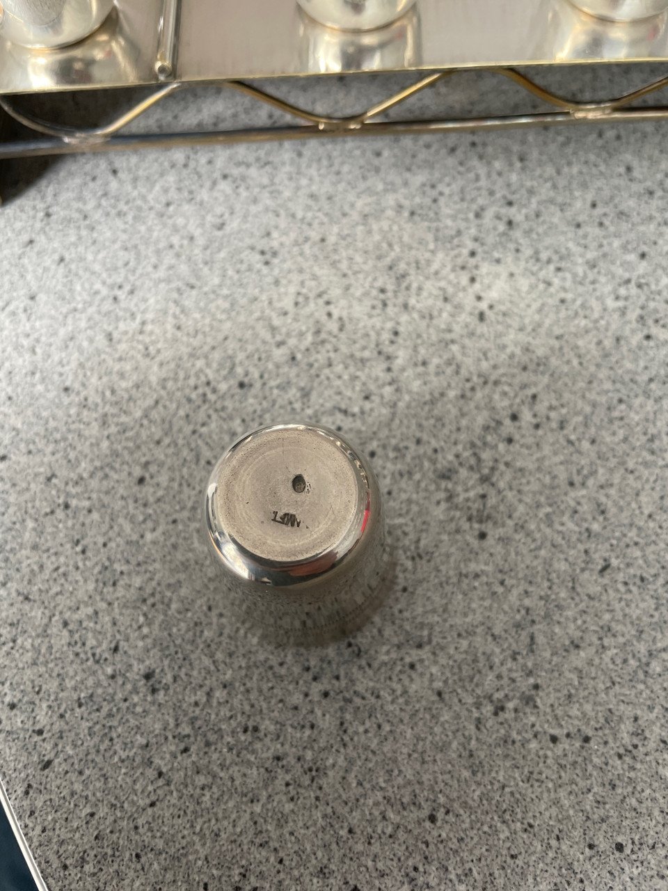 Zilver of verzilverd dienblaadje met kelkjes
