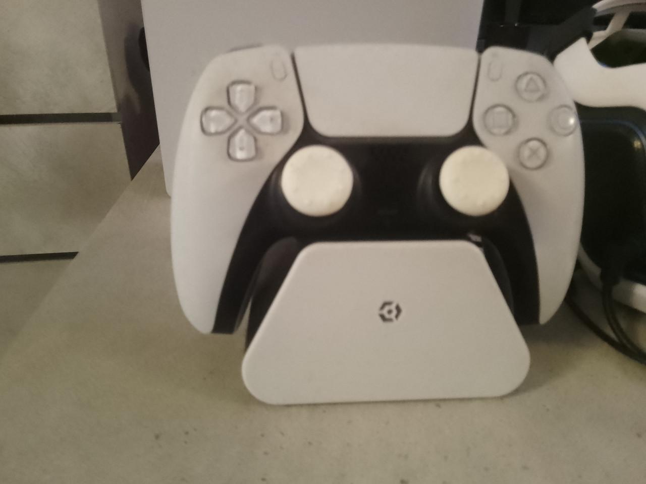 Ps5 digital editie met controller en  headset en oplaadstation