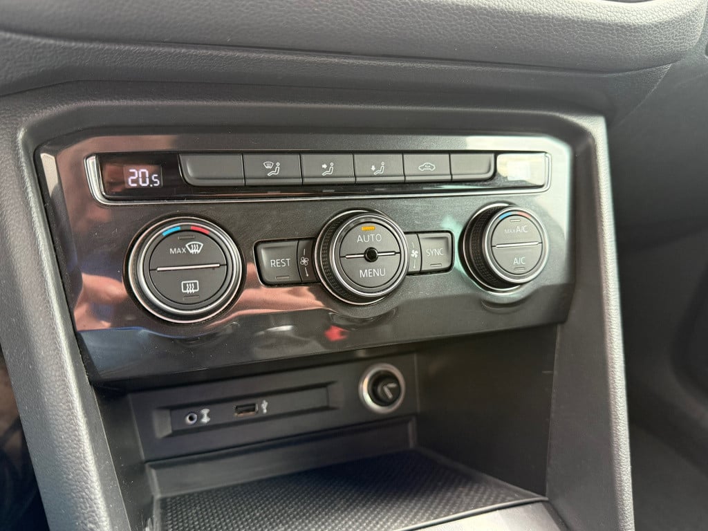 Volkswagen Tiguan 1.4 tsi connected series r line