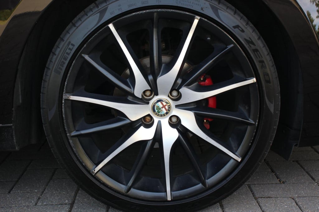 Alfa Romeo MiTo 0.9 twinair sportiva - leder - navi - pano - 18inch - org n