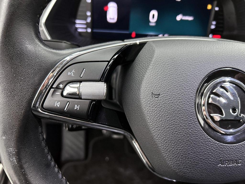 Skoda Octavia combi 1.0 tsi business edition plus | trekhaak | navigatie | 