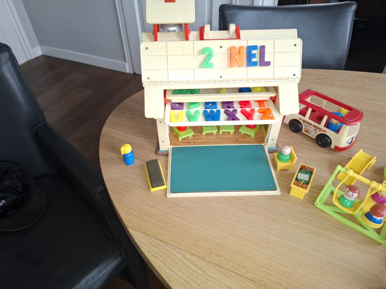 SCHOOL FISCHER PRICE